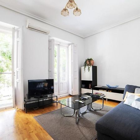 Bright Apartment In Historical City Center 마드리드 외부 사진