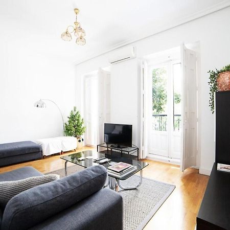 Bright Apartment In Historical City Center 마드리드 외부 사진