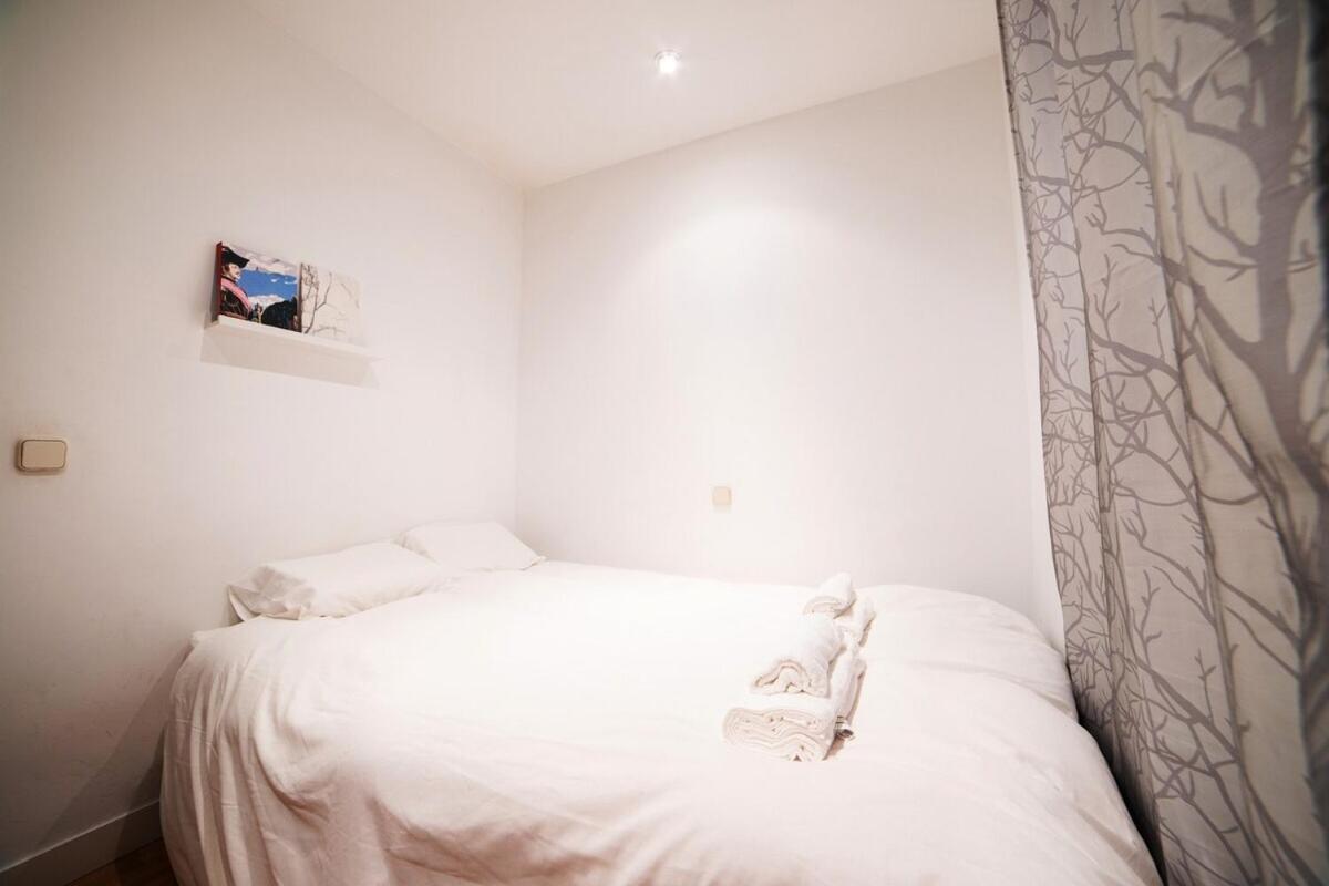 Bright Apartment In Historical City Center 마드리드 외부 사진